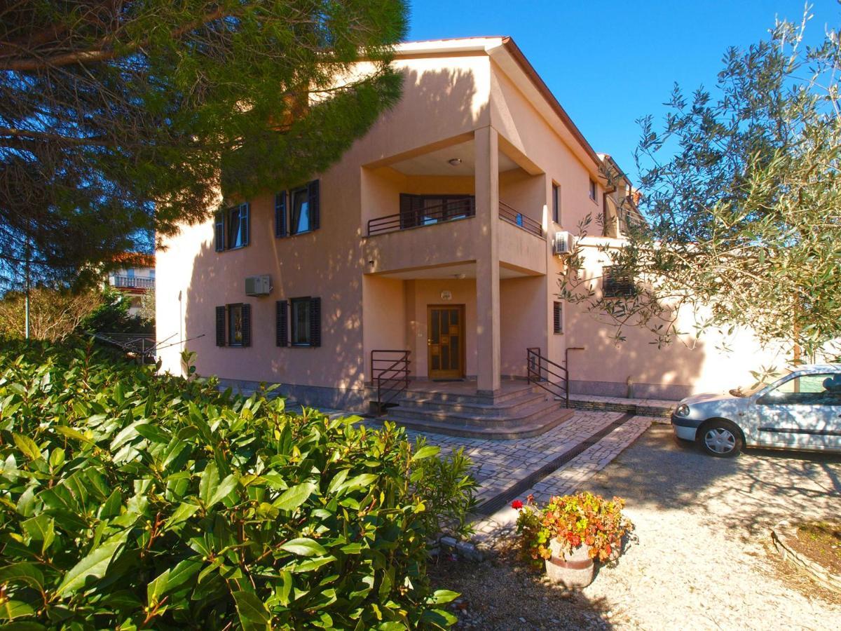 Apartment Josip 2011 法扎纳 外观 照片