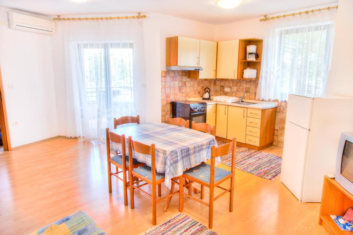 Apartment Josip 2011 法扎纳 外观 照片