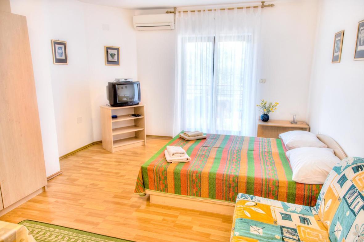 Apartment Josip 2011 法扎纳 外观 照片