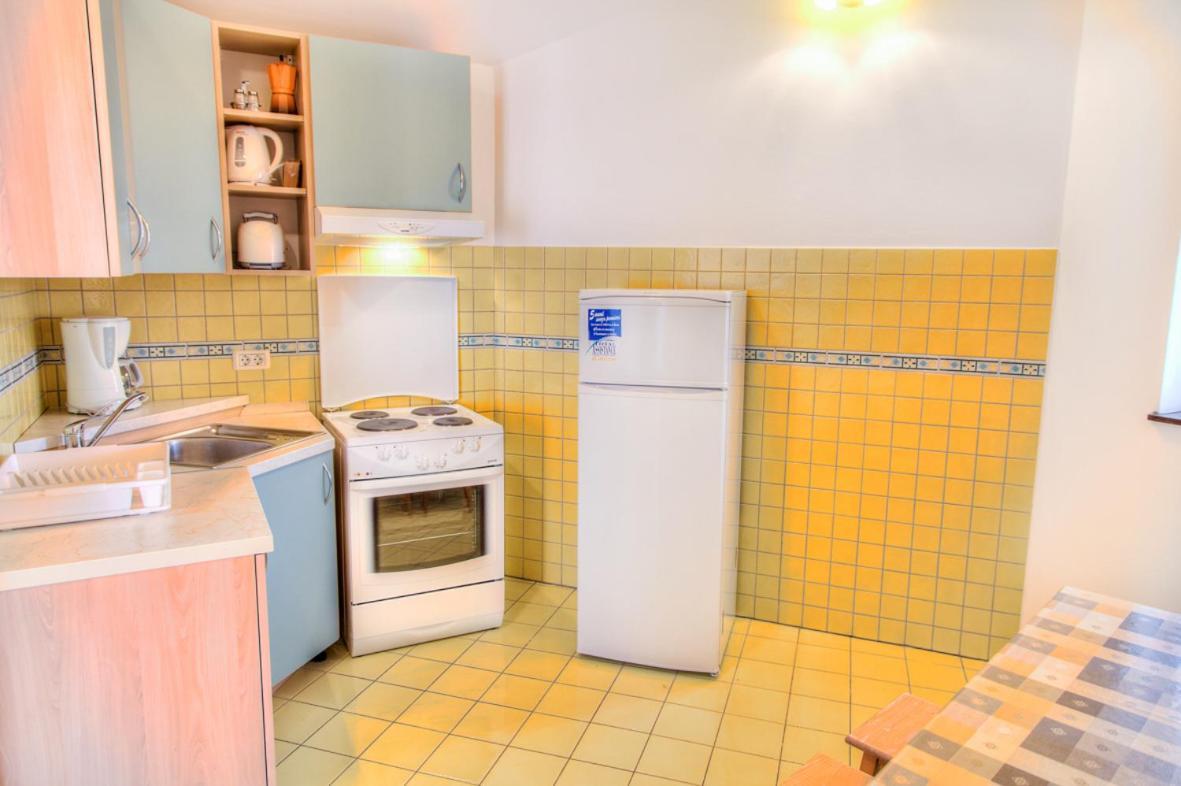 Apartment Josip 2011 法扎纳 外观 照片