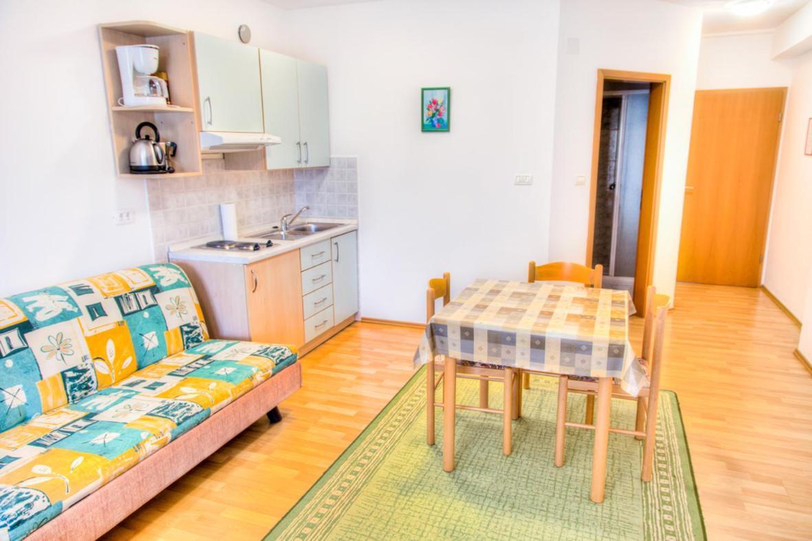 Apartment Josip 2011 法扎纳 外观 照片
