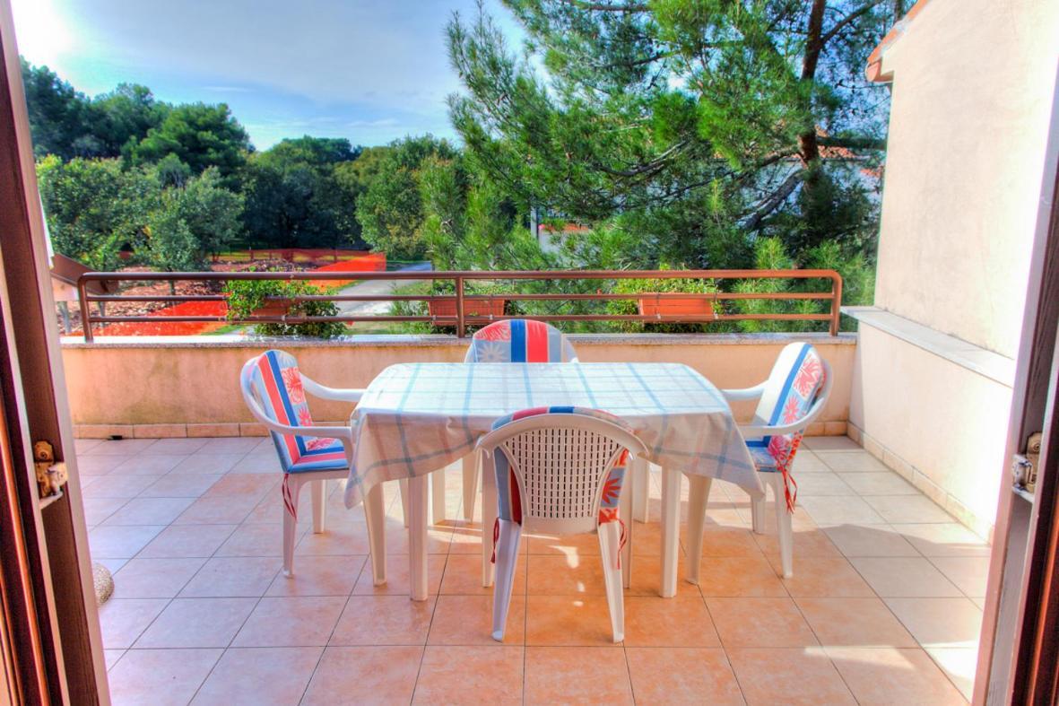 Apartment Josip 2011 法扎纳 外观 照片