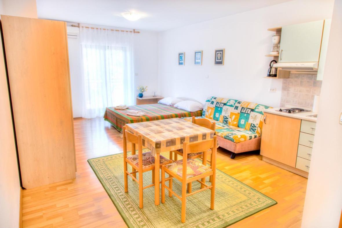 Apartment Josip 2011 法扎纳 外观 照片